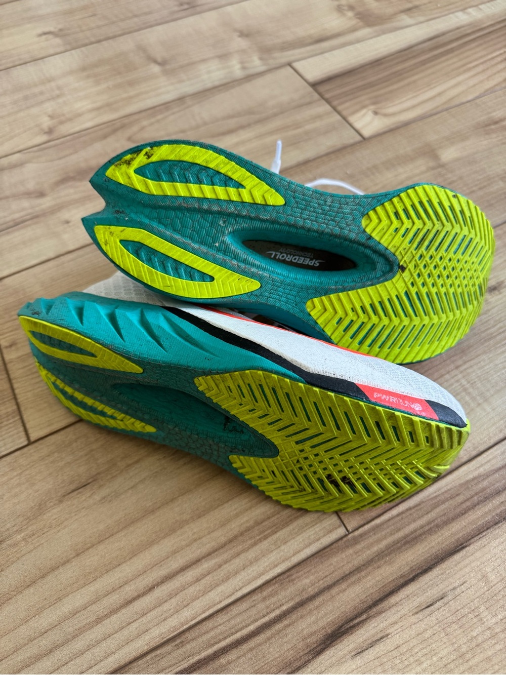 Saucony Women’s Endorphin Pro 4 barely used. - Picture 2 of 3